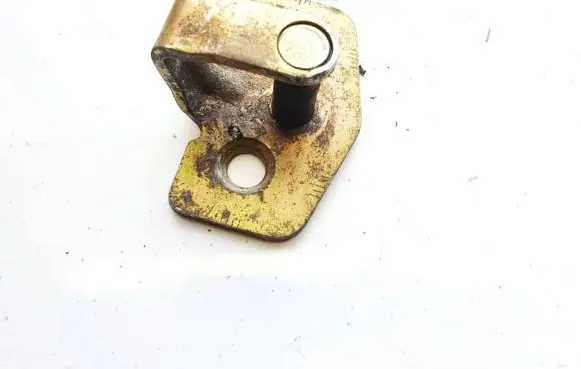 Opel Vectra B Front door lock loop/hook striker 