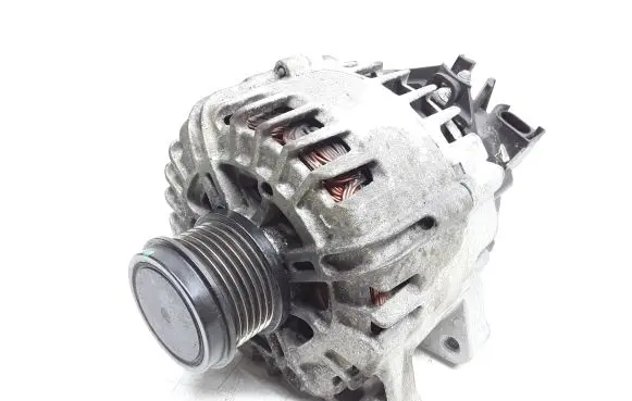 Volvo V40 Generator/alternator 30644799