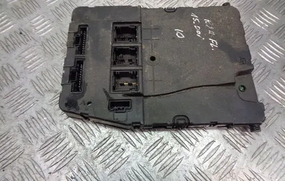 Renault Megane II High voltage junction box 8200606825