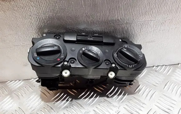 Volkswagen Caddy Climate control unit