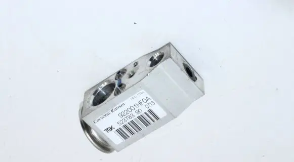 Nissan Juke I F15 Air conditioning (A/C) expansion valve 922001HF0A
