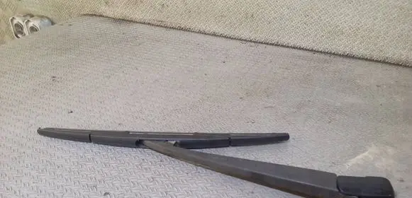 Mitsubishi Lancer VIII Rear wiper blade