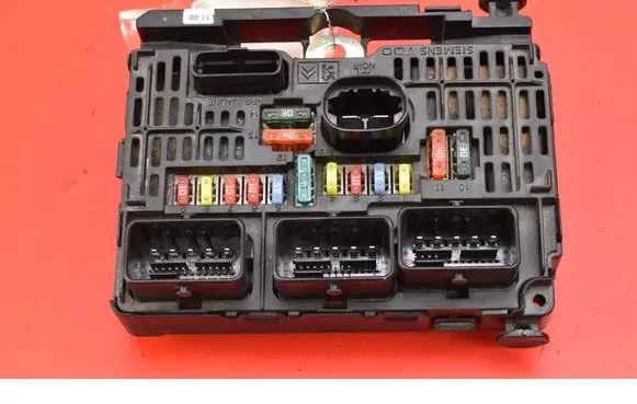 Citroen C4 I Fuse box set 9661682980