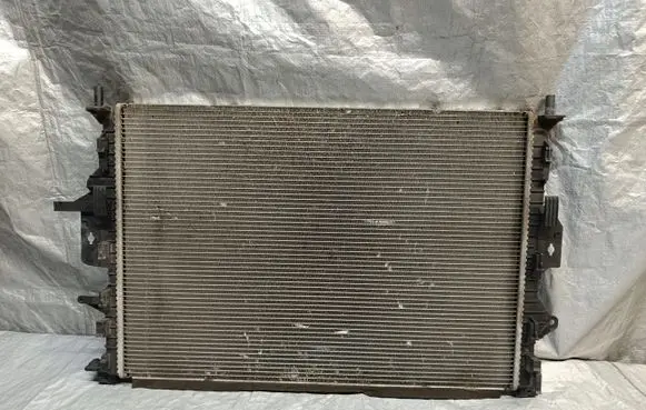 Volvo V40 Coolant radiator 31319064