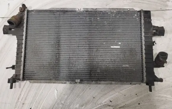 Opel Astra H Coolant radiator 13128925 8135