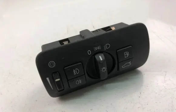 Volvo XC70 Light switch 30739414