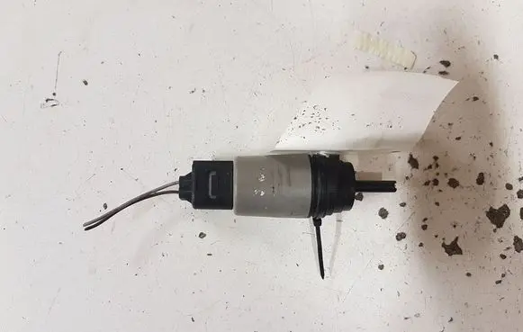 BMW 5 E60 E61 Windscreen/windshield washer pump 67126934159 23557610
