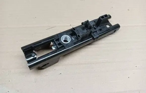 Skoda Yeti (5L) Seat belt height adjuster 3C8857819A