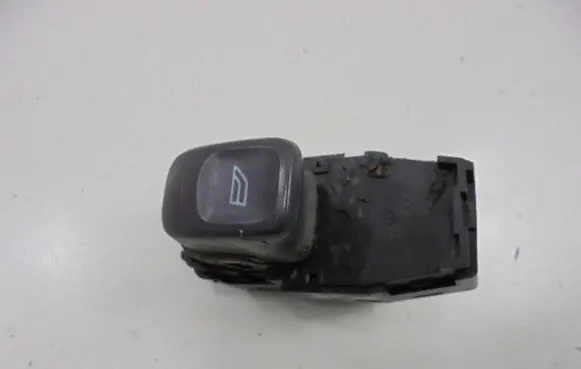 Volvo V70 Electric window control switch 9472275