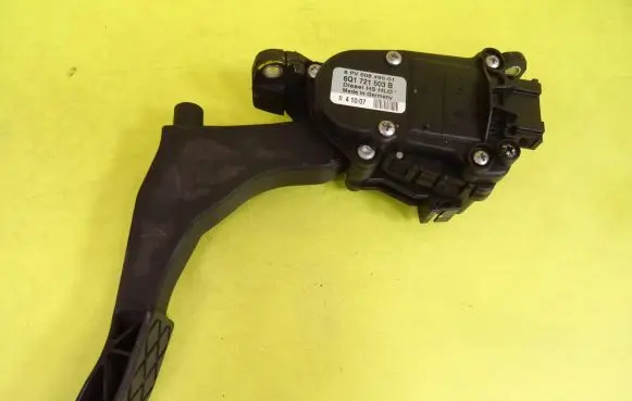 Skoda Fabia Mk1 (6Y) Accelerator throttle pedal 6Q1721503B
