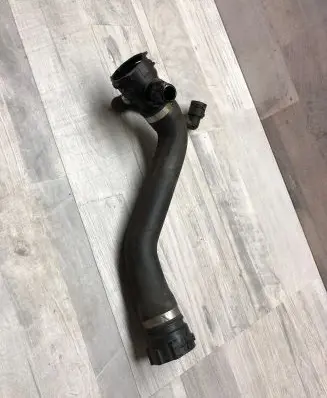 BMW 5 F10 F11 Engine coolant pipe/hose 7525641 NW32416 PA66GF30