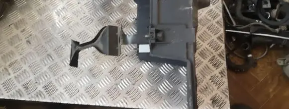 Battery box tray