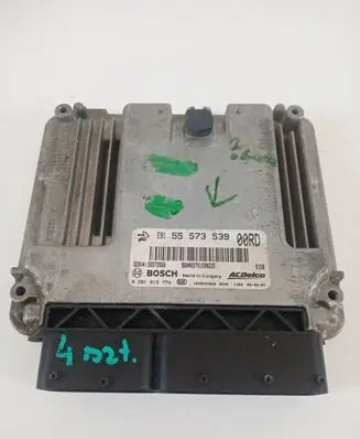 Opel Insignia A Engine control unit/module 55573539 55573560 0281015774