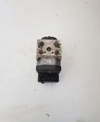 Volkswagen PASSAT B5 ABS Pump 8E0614111H