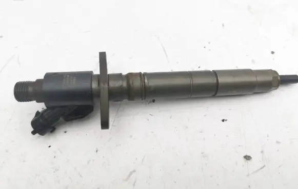 Fuel injector