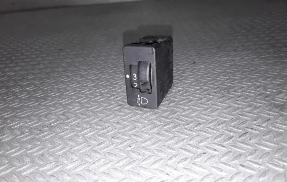 Toyota Aygo AB10 Headlight level height control switch