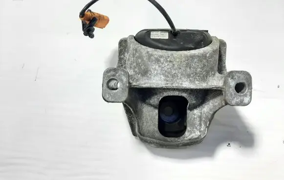 Engine mount bracket