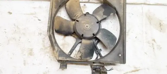 Mazda 323 F Radiator cooling fan shroud