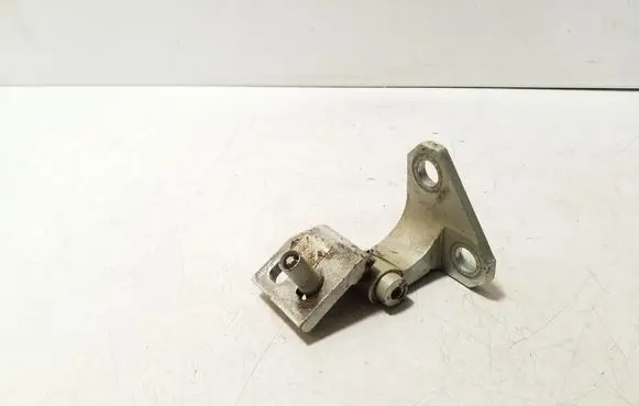 Volkswagen Golf Plus Front door upper hinge 1K0831402M