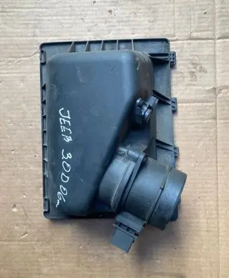 Jeep Grand Cherokee (WK) Air filter box cover 53013803AC