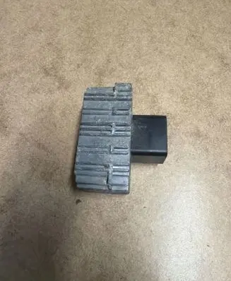 Opel Corsa D Glow plug pre-heat relay 51299008 90066710