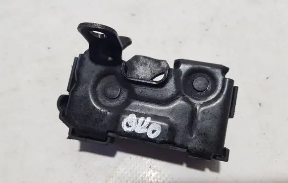 Mercedes-Benz C W204 Engine bonnet/hood lock/catch 2048800260BBT A2048800260