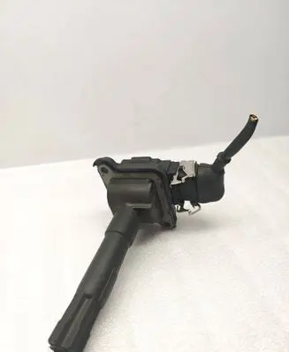 Volkswagen PASSAT B5 High voltage ignition coil 058905105 0040100013