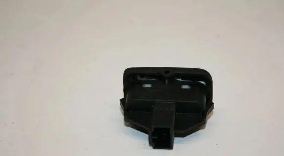Volvo V70 Central locking switch button 30669957 03451510 03069