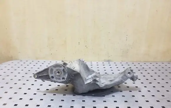 Land Rover Range Rover Sport L494 Generator/alternator bracket CPLA10239AB