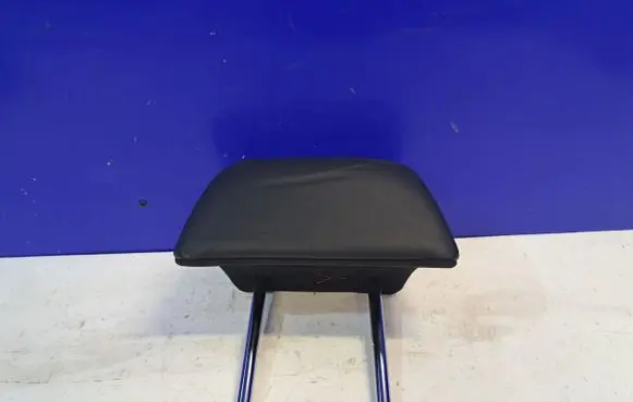 Lexus RX 450H Front seat headrest 