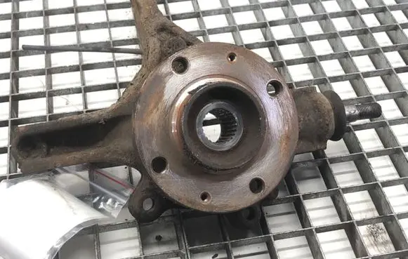 Citroen C4 I Front wheel hub spindle knuckle