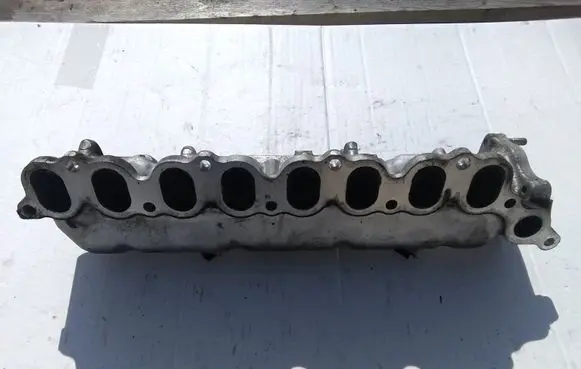 Toyota Avensis T250 Intake manifold