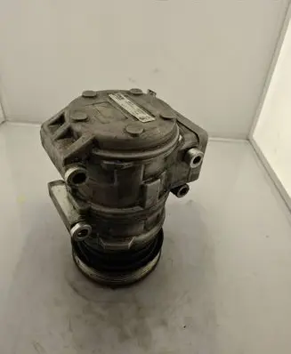 KIA Carens I Air conditioning (A/C) compressor (pump) 89265 2018W23 180604406