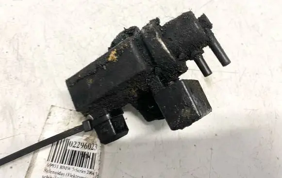 BMW 7 E65 E66 Turbo solenoid valve 72279600 2247906