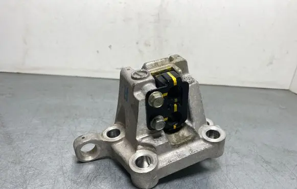 Hyundai Ioniq Gearbox mounting bracket 2B001H