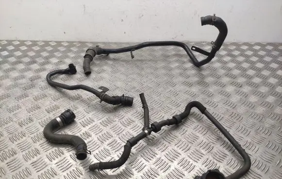 Volkswagen Golf VII Engine coolant pipe/hose 5Q0122101S 04L121065AJ 5Q0122101CN