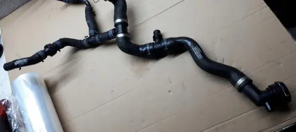 Audi A4 S4 B9 8W Engine coolant pipe/hose 8W0122449BR 8W0122055CA