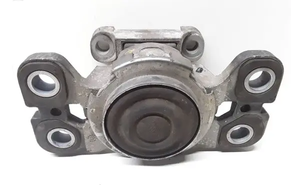 Volvo S80 Engine mount bracket