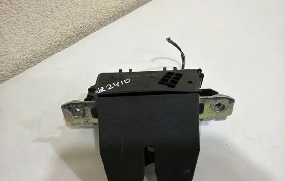 Opel Astra H Tailgate/trunk/boot lock/catch/latch 495058724