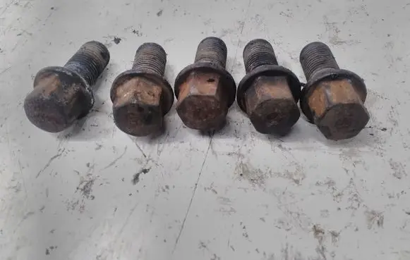 Mercedes-Benz C W204 Nuts/bolts 
