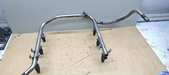 Mercedes-Benz CLK A209 C209 Fuel main line pipe A1120700595