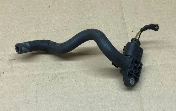 Seat Leon (5F) Exhaust gas pressure sensor 04L906051B 170318T161449D