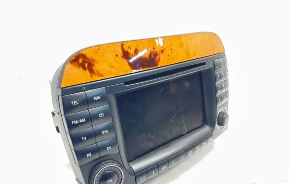 Mercedes-Benz S W220 Radio/CD/DVD/GPS head unit A2208205889