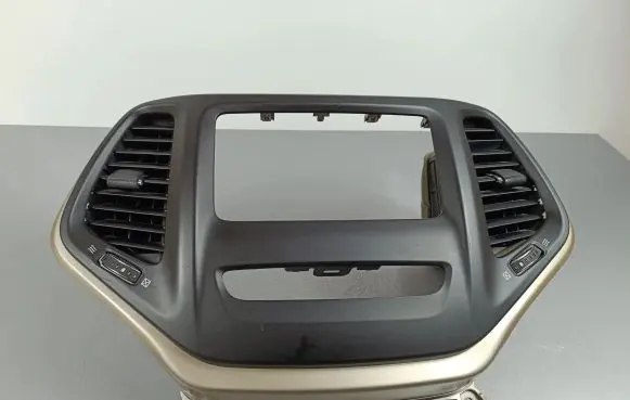 Jeep Cherokee Radio/GPS head unit trim 