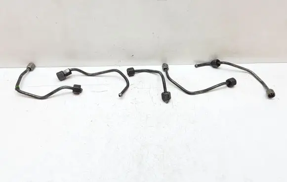 Volvo V70 Fuel injector supply line/pipe 