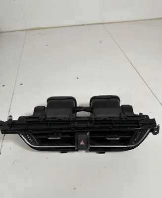 Toyota C-HR I Dash center air vent grill 55670F4010