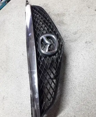 Front bumper upper radiator grill