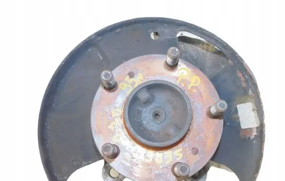 Nissan Serena Front wheel hub spindle knuckle