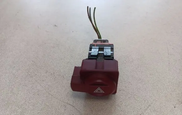 Citroen C4 I Hazard light switch