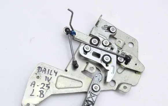 Iveco Daily 4th gen Sliding door lock 